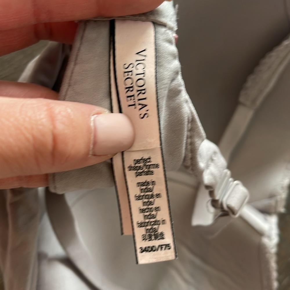 Victoria’s Secret Bra 34DD perfect shape style Body by victoria secret Lavender - Picture 7 of 8